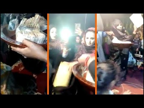 شاهد رجل صحراوي يهدي زوجته هدية تفوق الخيال