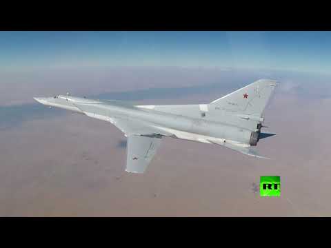 شاهد قاذفات استراتيجية روسية تقصف مواقع داعش في ريف دير الزور