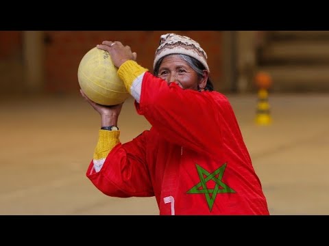 شاهد مغربيون فاجئوا أمهاتهم بمسابقات رائعة