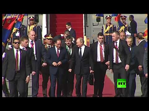 شاهد لحظة استقبال السيسي لبوتين في القاهرة