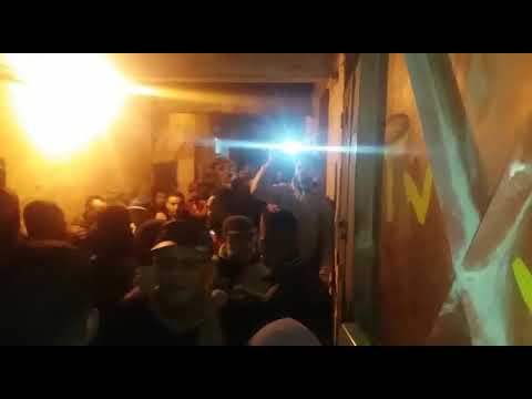 شاهد مواطنوا فاس يحاصرون أجنبيًا بعد توقيفه مع قاصرتين
