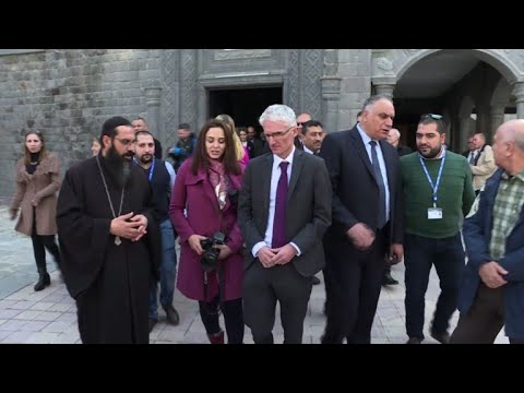 شاهد مسؤول الشؤون الإنسانية في الأمم المتحدة يزور حمص