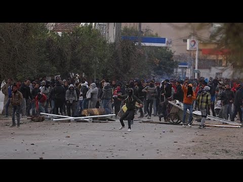 شاهد هدوء نسبي في تونس بعد مظاهرات عمت عدد من المدن