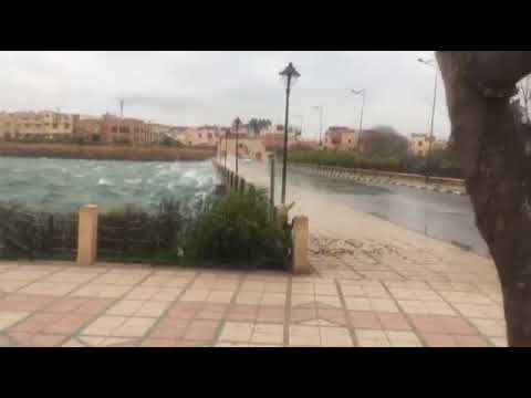 شاهد رياح قوية ومرعبة في مدينة مكناس المغربية