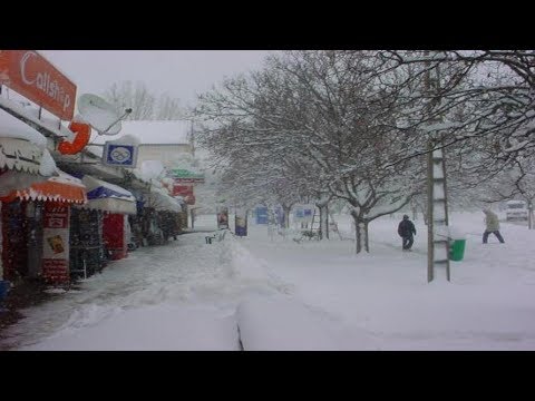 شاهد الأرصاد الجوية تحدد موعد نهاية البرد القارس في المغرب