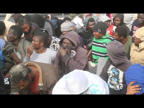 شاهد إنقاذ أكثر من 252 مهاجرًا قبالة السواحل الليبية