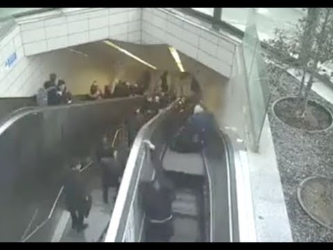 شاهدسلم كهربائي يبتلع رجلًا في محطة مترو