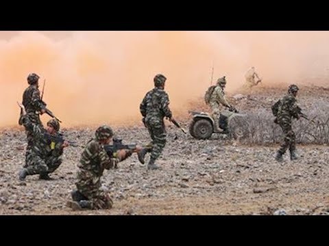 شاهد الجيش المغربي يطلق أسحلة الكلاشينكوف على الحدود مع الجزائر لهذا السبب