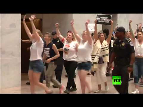 اعتقال أكثر من 500 امرأة احتججن على سياسة ترامب بشأن الهجرة