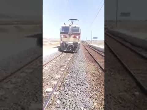 شاهد عطب في قطارات لخليع يُعطّل الراكبين عن أعمالهم