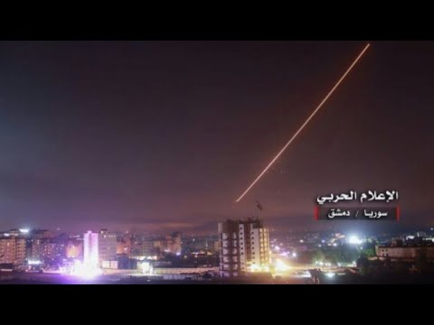 شاهد انفجارات عنيفة تهز مطار المزة العسكري قرب دمشق