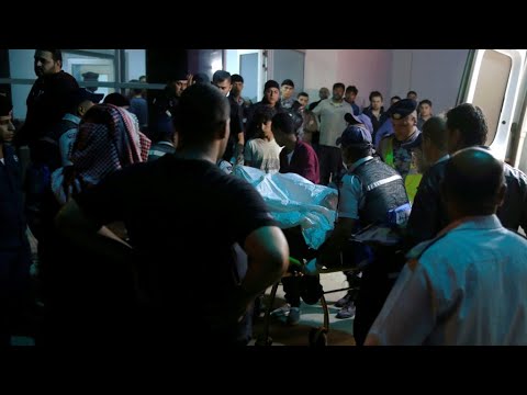 فرق بحث أردنية تبحث عن مفقودين في البحر الميت