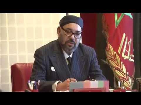 شاهدالملك محمد السادس يتحدث مع وزرائه بصوت مسموع