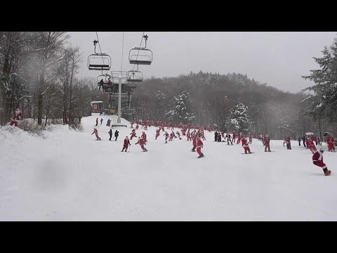 أميركيون يتقمصون شخصية سانتا كلوز من أجل العمل الخيري