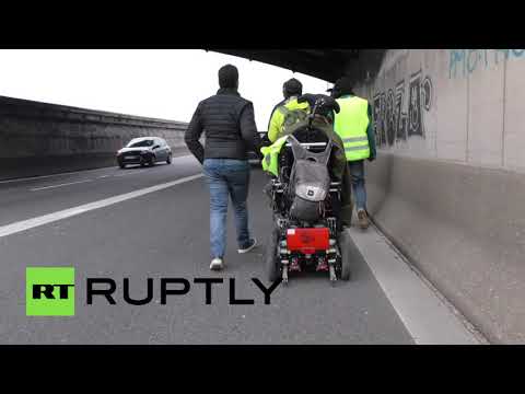 أول احتجاجات للسترات الصفراء في العام الجديد