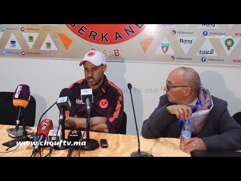 شاهد الجعواني يعود من الصلاة ليسمع نبأ فوز نهضة بركان