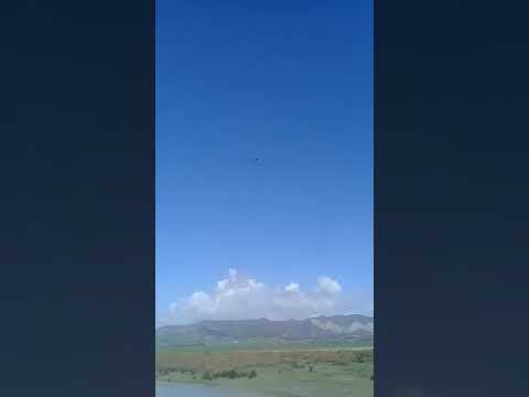 شاهد  طيار يسقط من طائرة حربية في تاونات