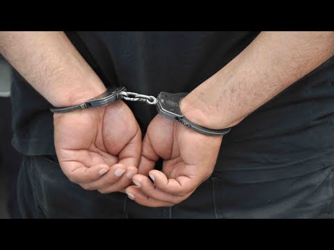 شاهد  توقيف مسؤول حزبي وصاحب شركة في الرباط