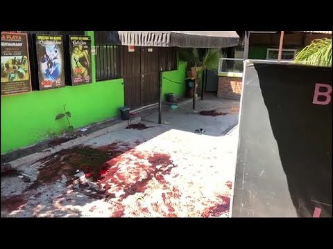 شاهدمقتل 15 شخصًا وإصابة آخرين في إطلاق نار داخل حانة في المكسيك