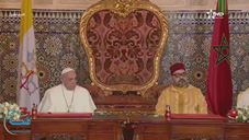 شاهد الملك محمد السادس يُوقّع نداء القدس مع البابا فرانسيس