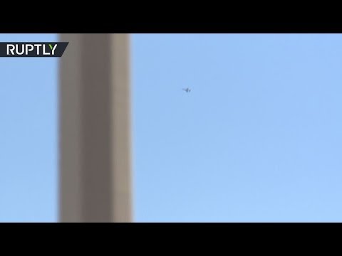 شاهد تصاعد أعمدة الدخان فوق مطار معيتيقة في طرابلس