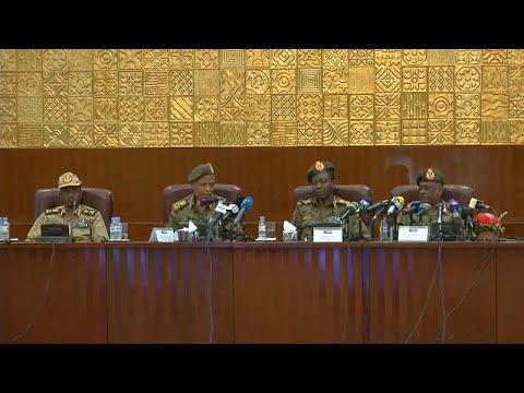 شاهد المجلس العسكري السوداني يُعيد تشكيل رئاسة الأركان المشتركة