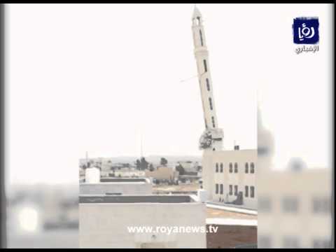 شاهد لحظة انهيار مئذنة مسجد في الأردن