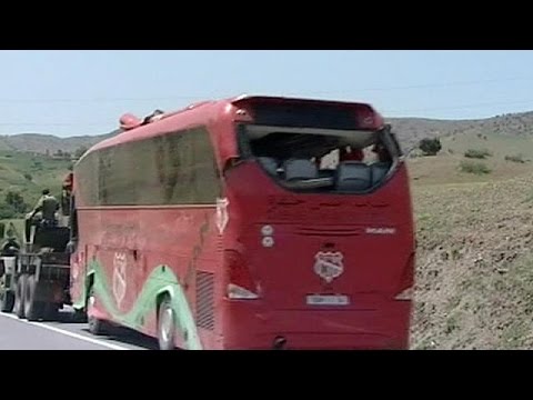 بالفيديو اصطدام حافلة كانت تقل نادي شباب أطلس خنيفرة