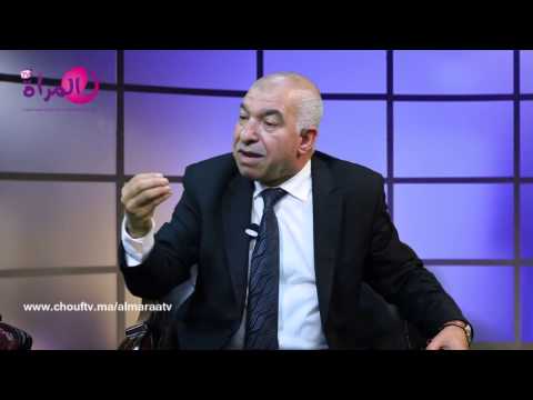 شاهد مواطن يصرخ بعد تعرضه للابتزاز