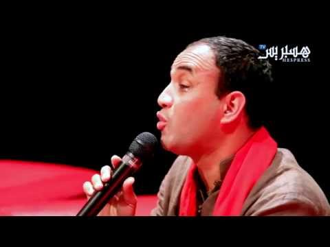 بالفيديو في مقابلة أجريت مع النجم الوالي أخذ يبكي والدته‎