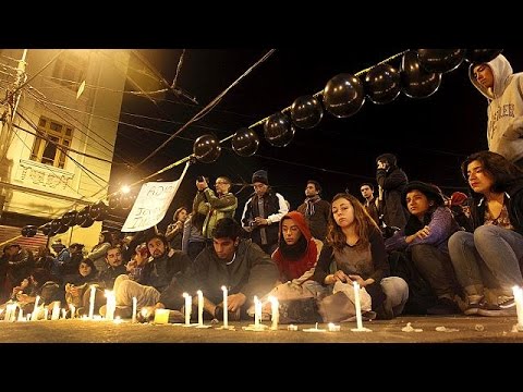 فيديو اشتباكات بين الشرطة ومتظاهرين في تشيلي