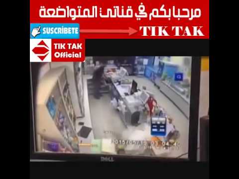 بالفيديو لص ينفذ عملية سطو مسلح بـ«سيف» على محل تجاري