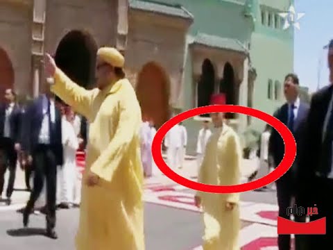 شاهد رد فعل مولاي الحسن عندما شعر بألم في كتفه الأيمن