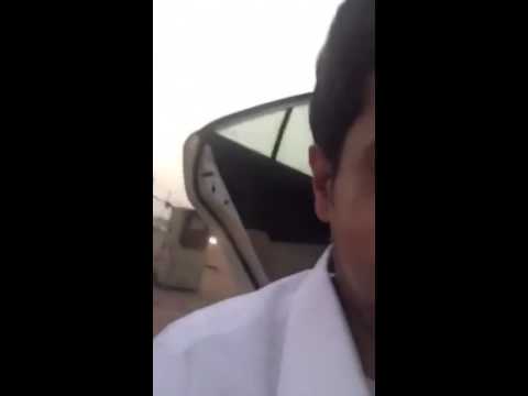 سعودي يعتكف على الطريق السريع