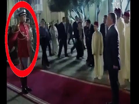 بالفيديو مشهد طريف للكولونيل يسلم على الملك