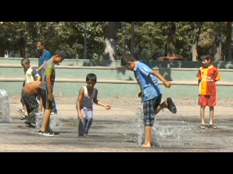 شاهد درجات الحرارة تلامس الخمسين في تركيا