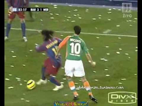 دقائق من المتعة مع الساحر البرازيلى رونالدينيو