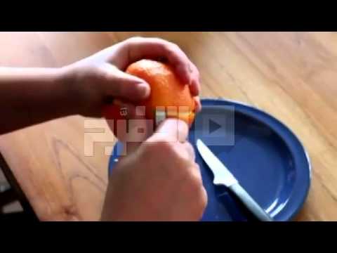 بالفيديو قشر البرتقال في 30 ثانية فقط