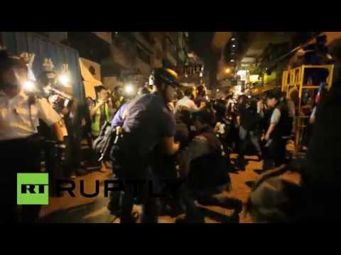 إيقاف 80 شخصا في هونغ كونغ