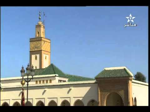 شاهد الملك محمد السادس يذبح أضحية العيد