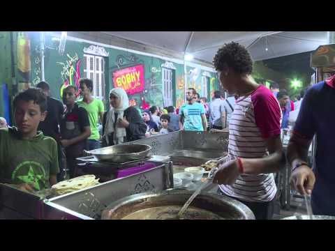 شاهد مطاعم الأحياء الشعبية تجذب سكان المناطق الراقية في مصر