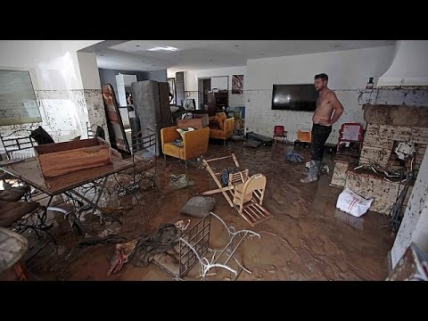 شاهد فيضانات تجتاح الساحل الفرنسي المتوسطي في حادثة مفجعة