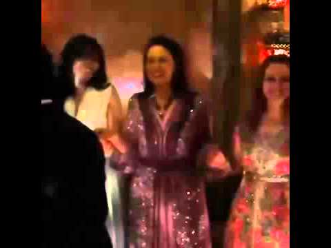 شاهد أسماء المنور وشميشة في رقصة على نغمات أمازيغية