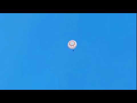 بالفيديو مروحية تشتعل في السماء والسائق يقفز