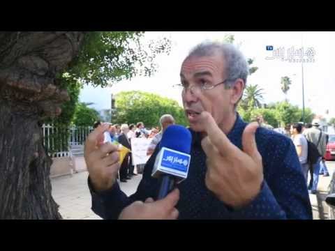 شاهد احتجاج على إنهاء تكليف أساتذة بتدريس الأمازيغية