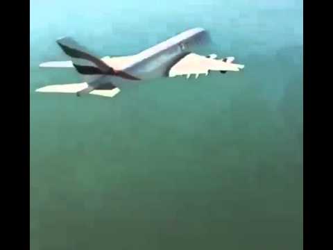 شاهد لحظة مرور أكبر طائرة ركاب في العالم