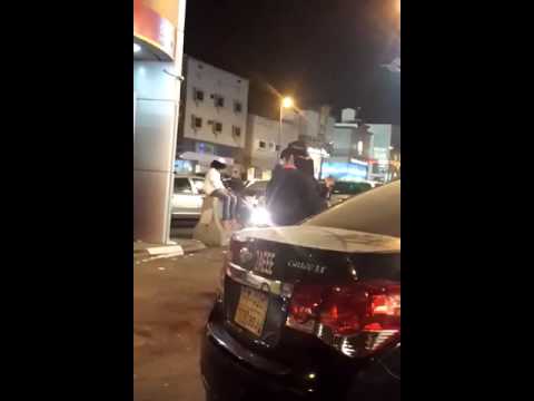 بالفيديو البرقع وسيلة الشباب للتحرش بالنساء