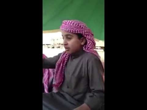 أب يجبر أولاده على تناول حليب إبل مخلوط “ببولها”