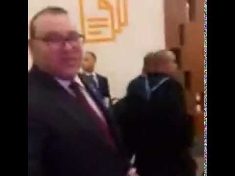 شاهد رد فعل الملك محمد السادس تجاه مغربي تمنى له الشفاء