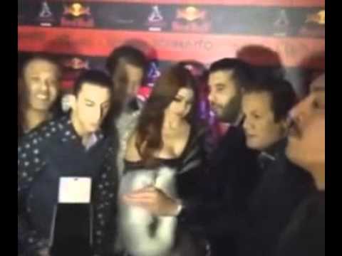 بالفيديو تشاجر مغاربة لأخد صورة مع هيفاء واستغرابها لذلك